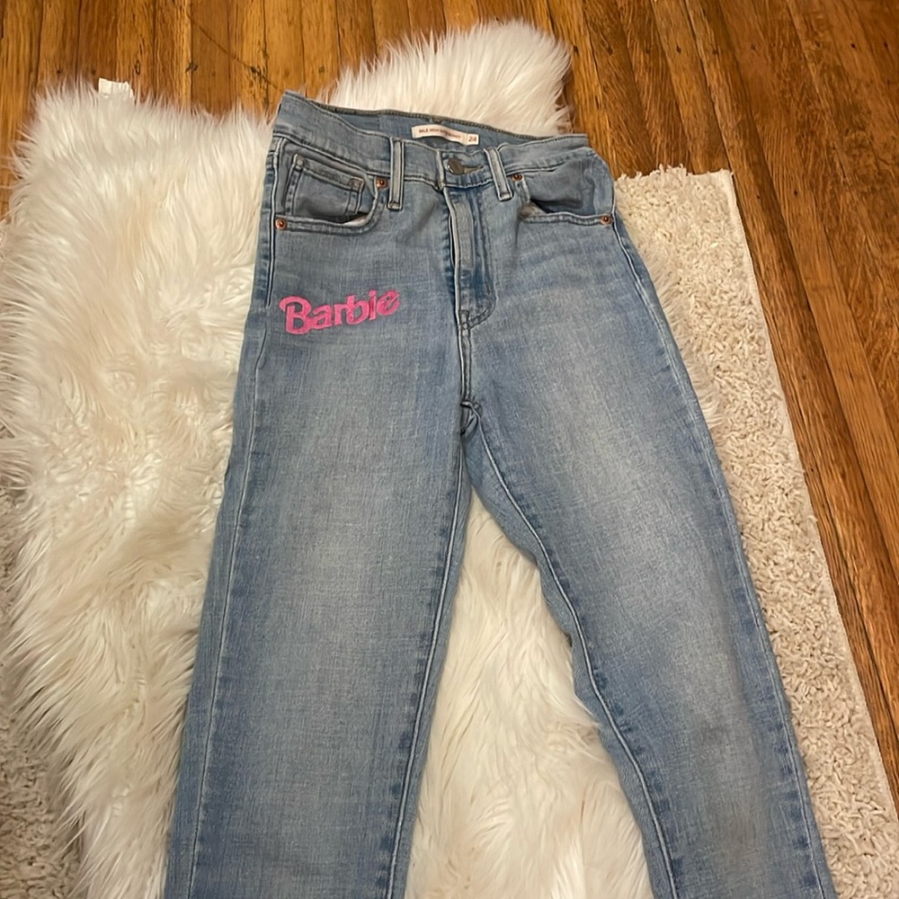 Super High Skinny Levi’s size 24 Barbie Jeans